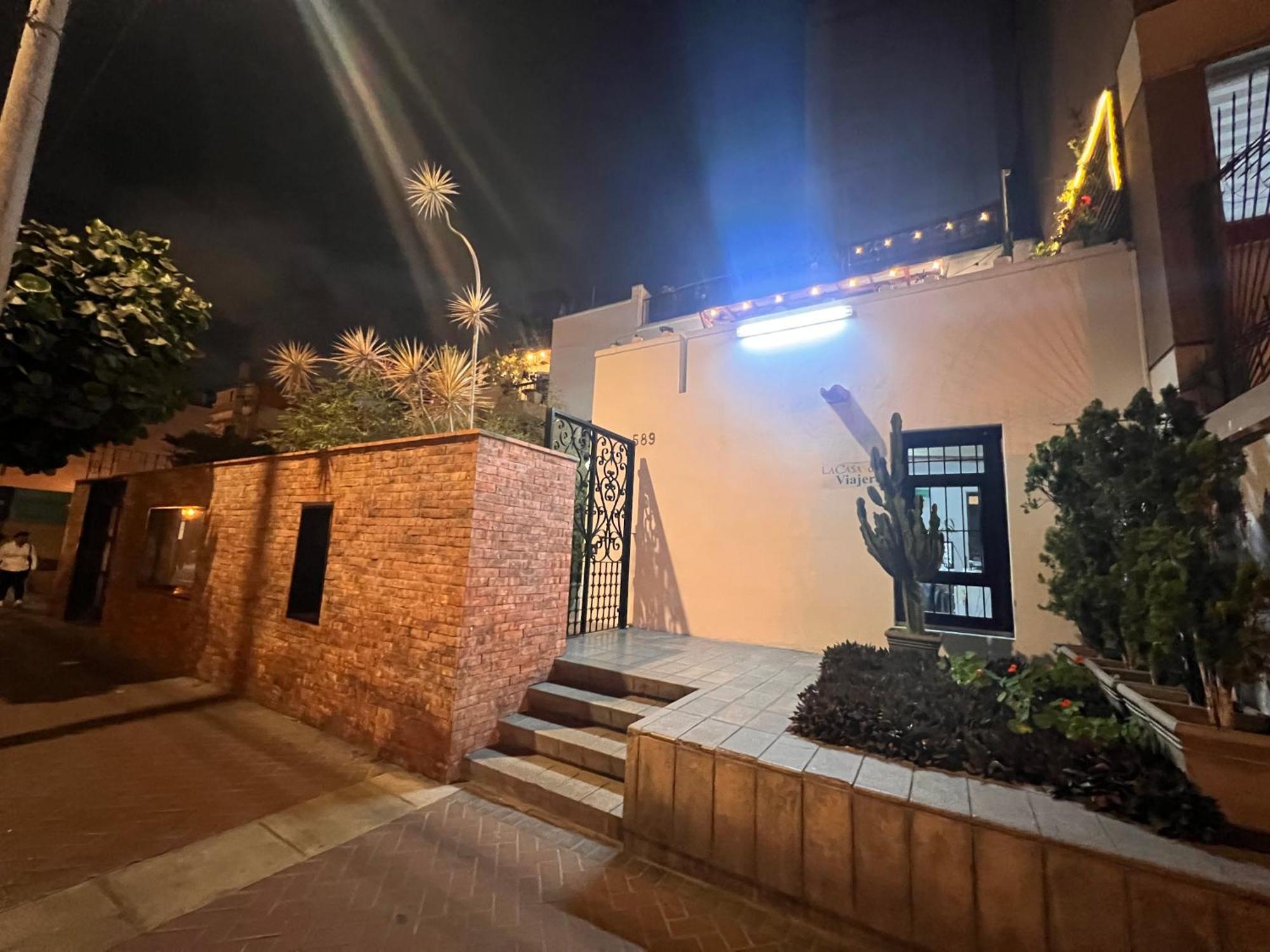 La Casa Del Viajero Bed & Breakfast Lima Exterior photo