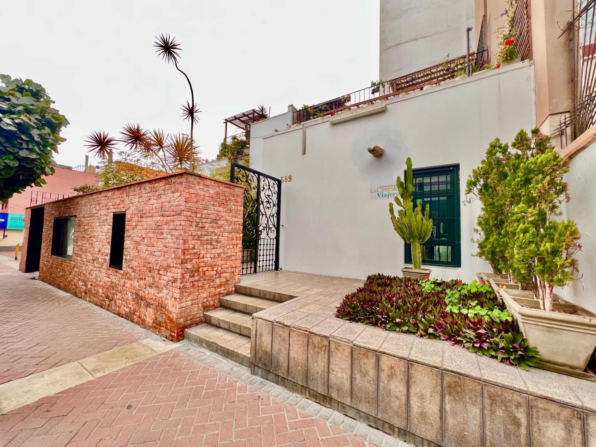 La Casa Del Viajero Bed & Breakfast Lima Exterior photo